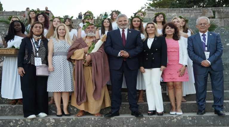 Το φως της Ιπποκρατικής παράδοσης φωτίζει τη νέα γενιά ιατρών απο το Ασκληπιείο της Κω μέσω του Παγκόσμιου Ιπποκράτειου Ινστιτούτου Γιατρών